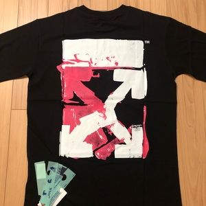 Off White t shirt . Size Medium.